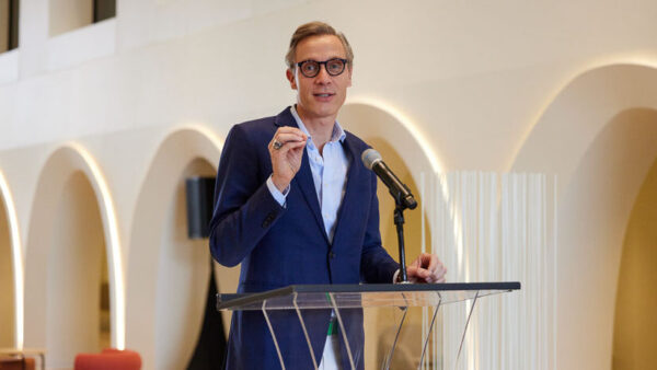 最後の言葉ニーマン・マーカス・グループCEO、サックス・フィフス・アベニューの親会社HBCによるニーマンの26億5000万ドル買収について
