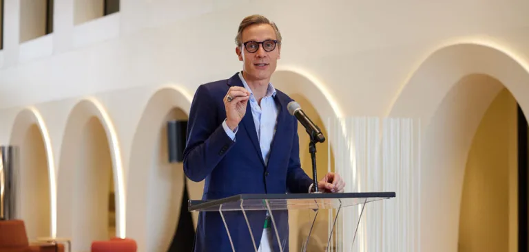 最後の言葉ニーマン・マーカス・グループCEO、サックス・フィフス・アベニューの親会社HBCによるニーマンの26億5000万ドル買収について
