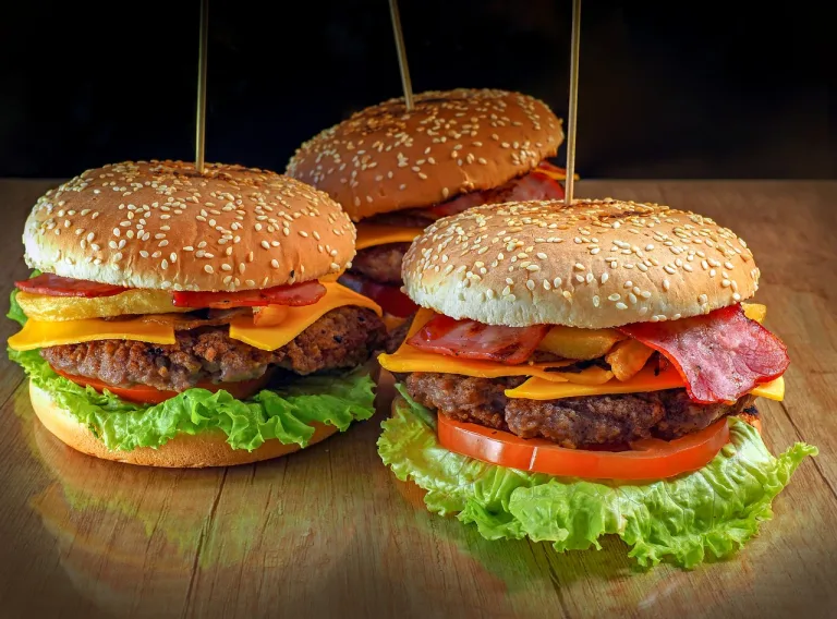 人口増加著しいダラスエリアのハンバーガー店売却！ダラスベストバーガー受賞の高評価レストラン（フランチャイズ）！Seller Financing可